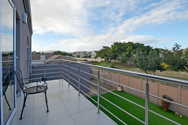 5 Bedroom Property for Sale in Parklands Western Cape